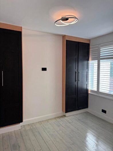 3 Bedroom Detached House To Rent In Manor Road, London, SE25