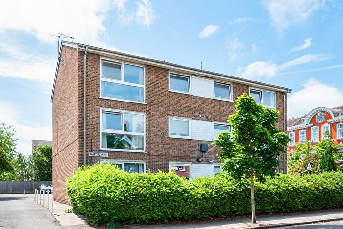 2 Bedroom Flat For Sale In Pelham Road, London, SW19