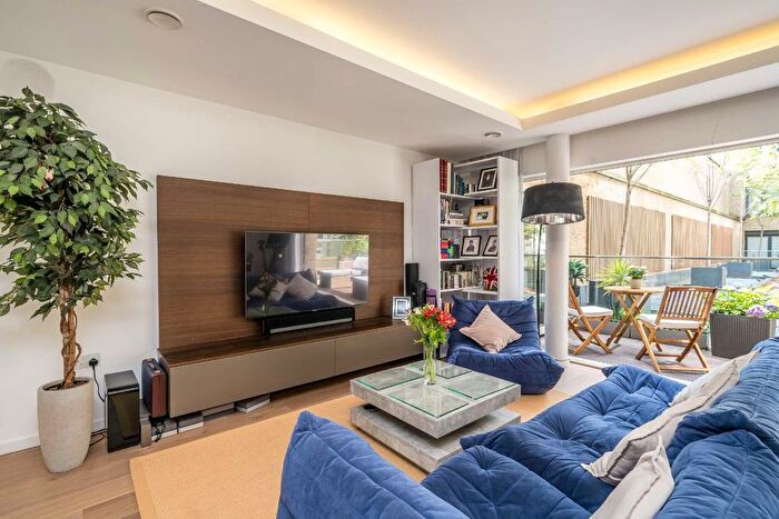 2 Bedroom Flat To Rent In Farm Lane, Fulham, SW6