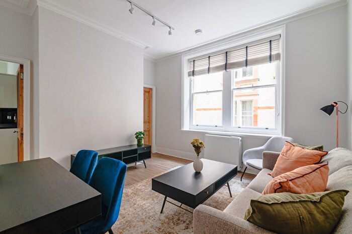 1 Bedroom Flat To Rent In Charing Cross Road, London, WC2H
