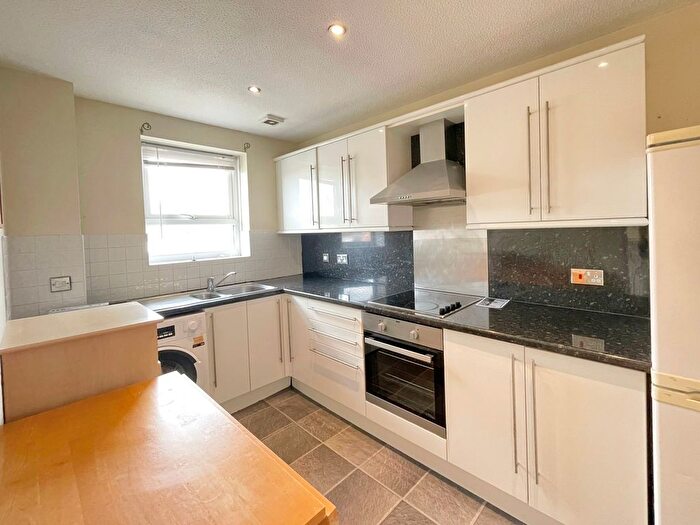 2 Bedroom Property To Rent In Howden Way, Wakefield, WF1