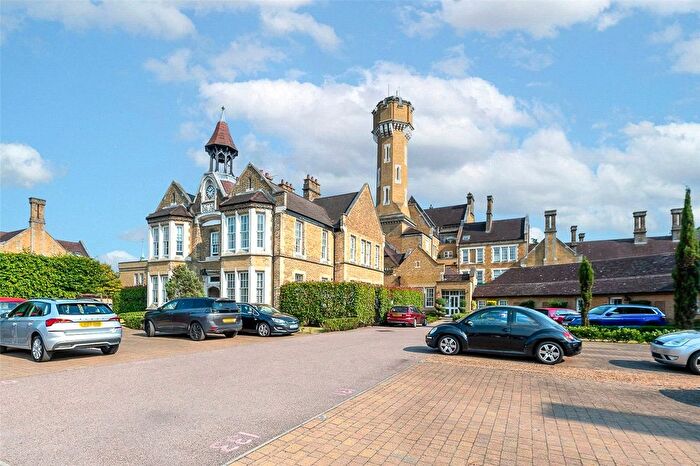 2 Bedroom Flat For Sale In Bunstone Hall, Chapel Drive, DA2