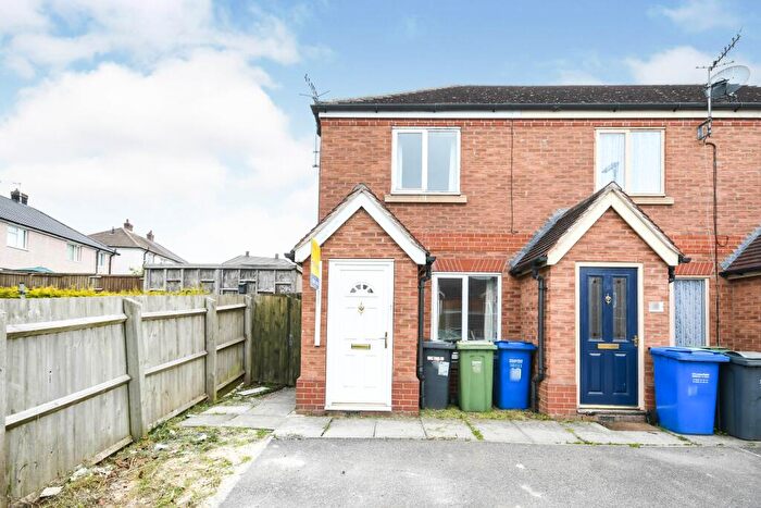 2 Bedroom Town House To Rent In Oakwood Way, Mastin Moor, S43