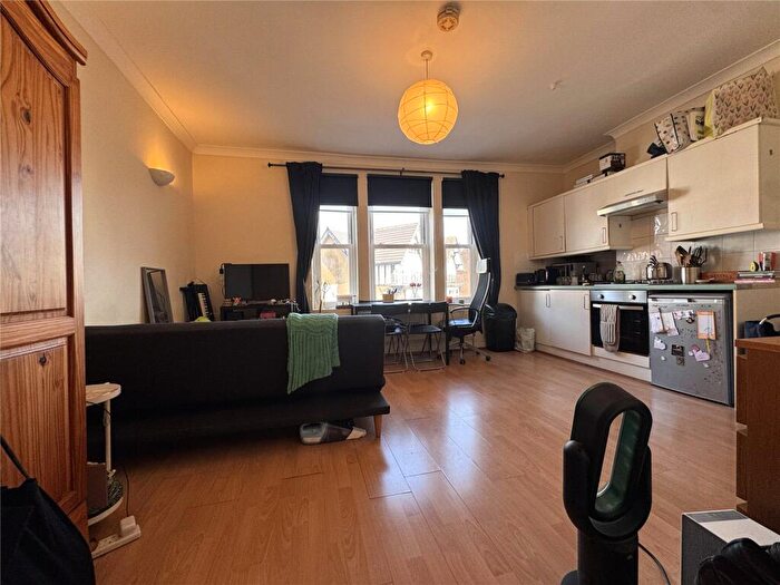 1 Bedroom Apartment To Rent In High Road, Willesden Green, NW10