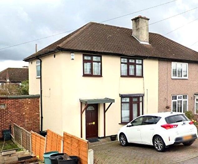 3 Bedroom Semi-Detached House To Rent In Knights Way, Ilford, IG6