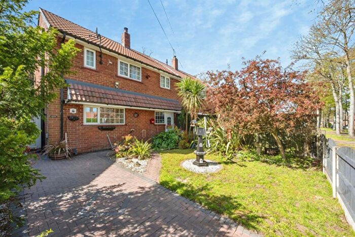3 Bedroom Semi Detached House For Sale In Almond Road, Cantley, Doncaster, DN4