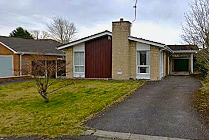 3 Bedroom Detached Bungalow For Sale In Mollington Court, Chester, CH1