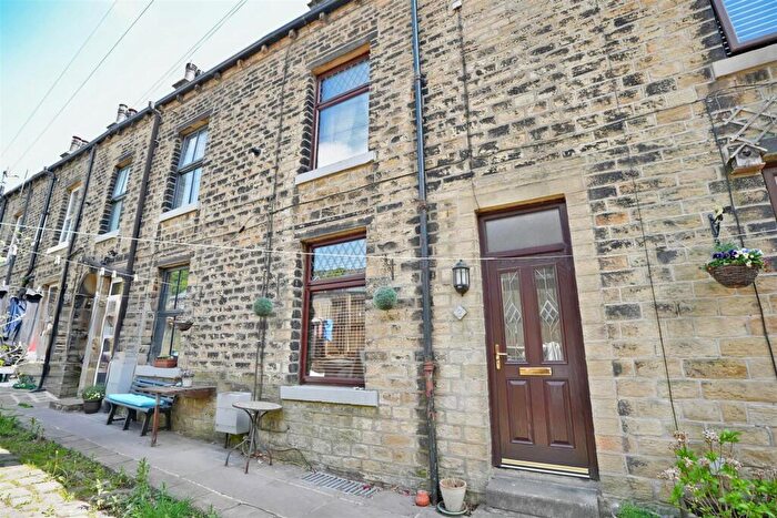 3 Bedroom Terraced House For Sale In Union Street, Triangle, Sowerby Bridge, HX6