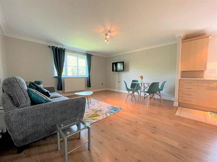 1 Bedroom Flat To Rent In Merryfields, Uxbridge, UB8
