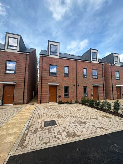 4 Bedroom Semi Detached House For Sale In Hambling Mews, Stony Stratford, MK11