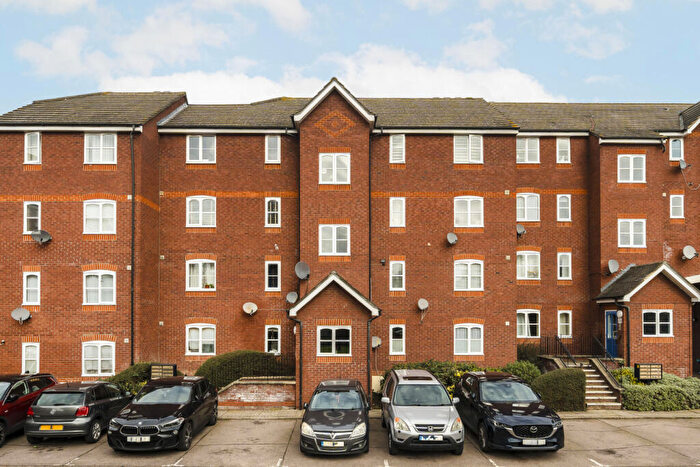 2 Bedroom Flat To Rent In Harlinger Street, London, SE18