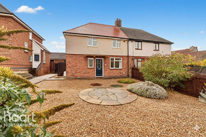 3 Bedroom Semi Detached House For Sale In Bedford Road, Northampton, NN7
