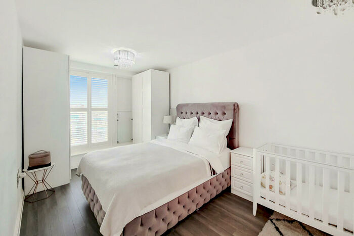 2 Bedroom Apartment To Rent In Stanhope House, London, N20