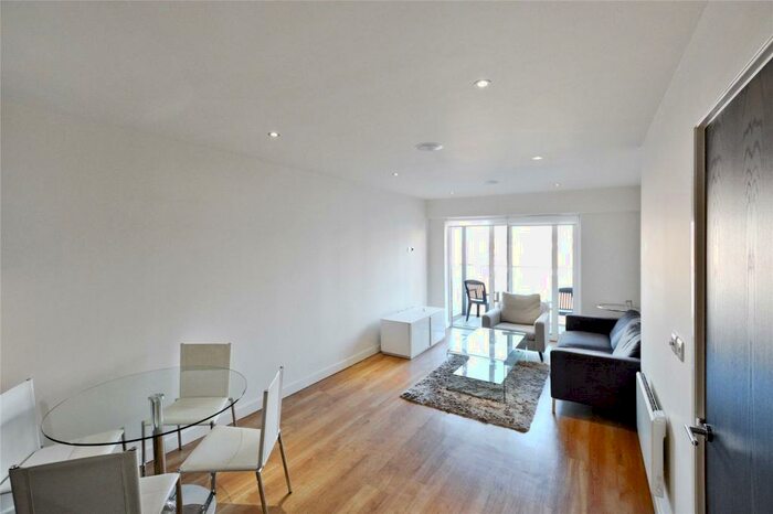 1 Bedroom Apartment To Rent In Commander Avenue, Barnet, NW9