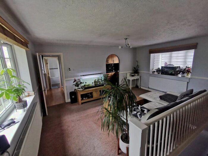 1 Bedroom Detached House To Rent In Arundel Road, Dartford, DA1