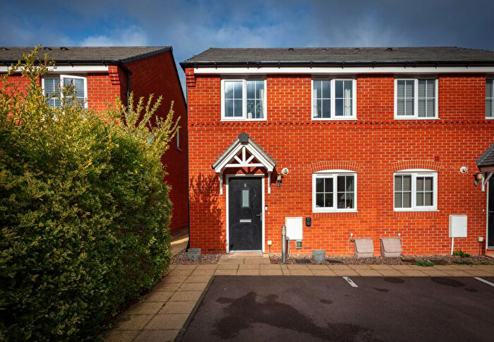 2 Bedroom End Of Terrace House For Sale In Wren Close, Lower Stondon, Henlow, SG16