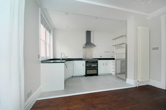 3 Bedroom Flat To Rent In The Common, London, W5