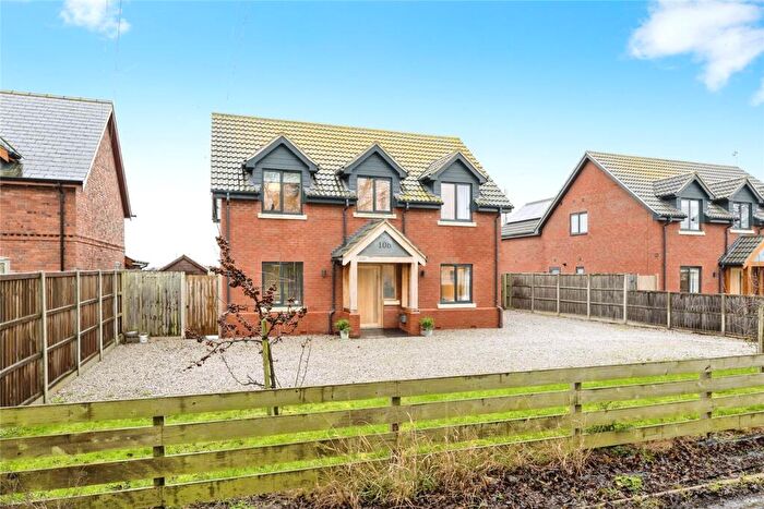4 Bedroom Detached House For Sale In Pymoor Lane, Pymoor, Ely, Cambridgeshire, CB6
