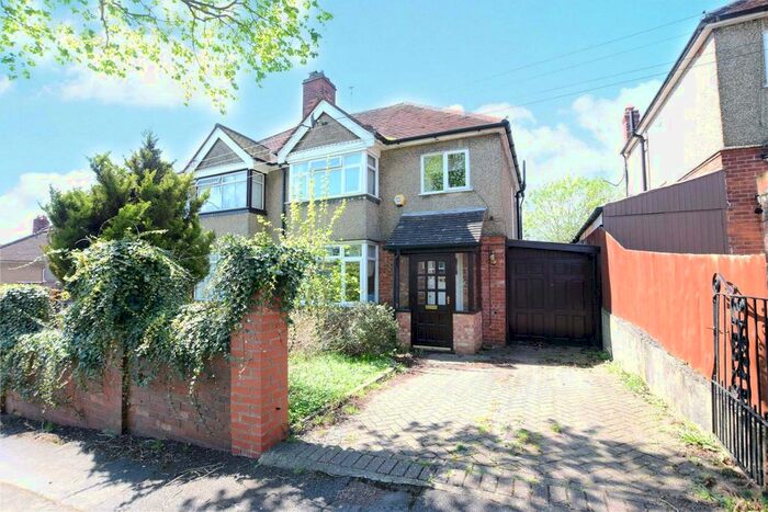 4 Bedroom Semi-Detached House To Rent In Bourne Avenue, Reading, Berkshire, RG2