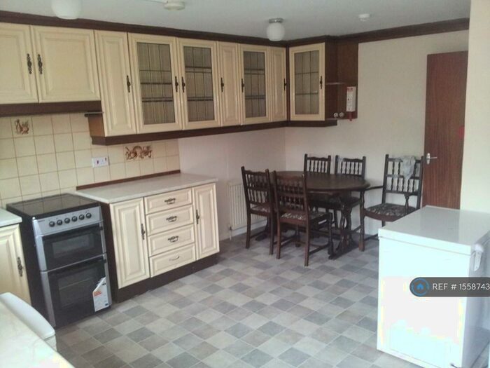 6 Bedroom End Of Terrace House To Rent In Ranelagh Gardens, Southampton, SO15