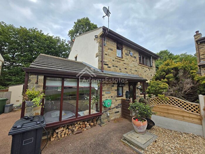 4 Bedroom Detached House For Sale In Bullfield Close, Dewsbury, WF12