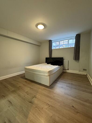 3 Bedroom Flat To Rent In Melville Villas Road, London, W3
