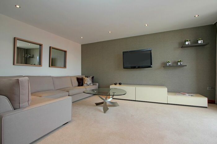 2 Bedroom Flat To Rent In Ennismore Gardens, Knightsbridge, London, SW7