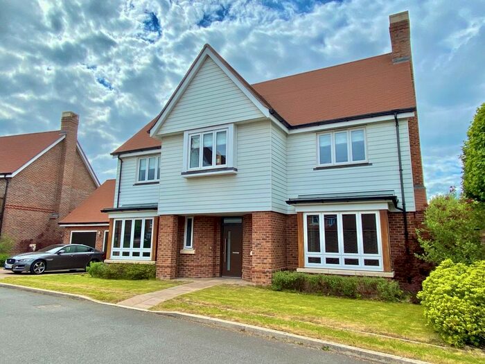 5 Bedroom Detached House To Rent In Pipistrelle, Fleet, GU51