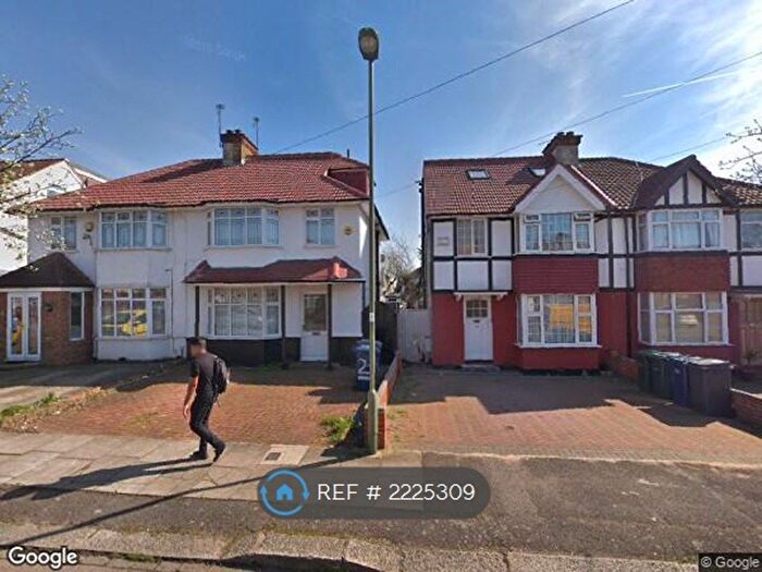 4 Bedroom Semi-Detached House To Rent In Edgware, Edgware, HA8