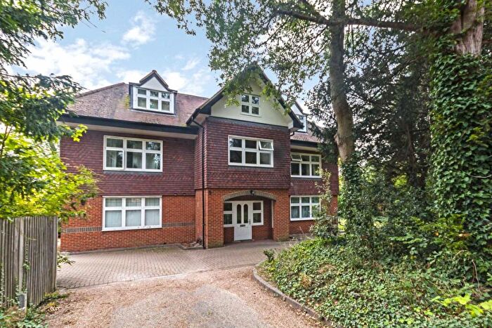 1 Bedroom Flat To Rent In Langley Avenue, Surbiton, KT6