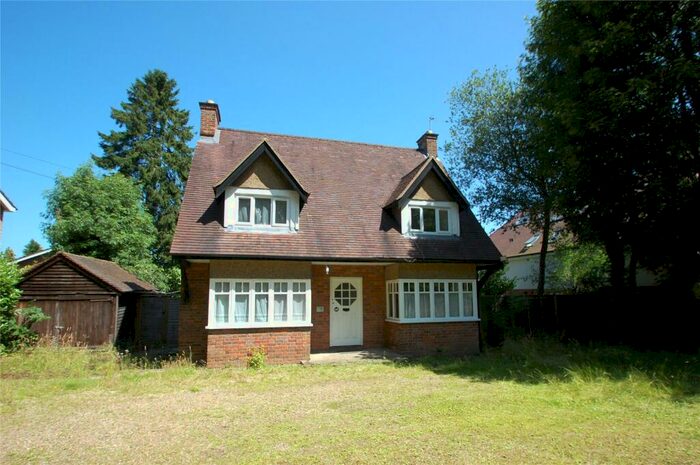 3 Bedroom Detached House To Rent In White Lion Road, Amersham, Buckinghamshire, HP7