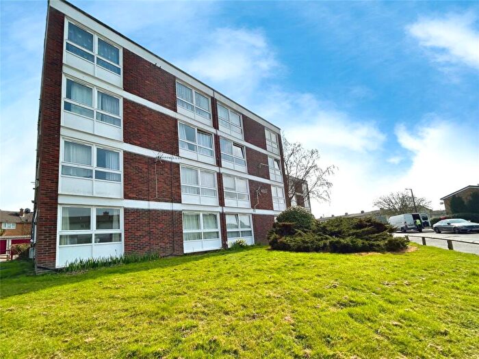 1 Bedroom Apartment For Sale In Parsonage Leys, Harlow, Essex, CM20