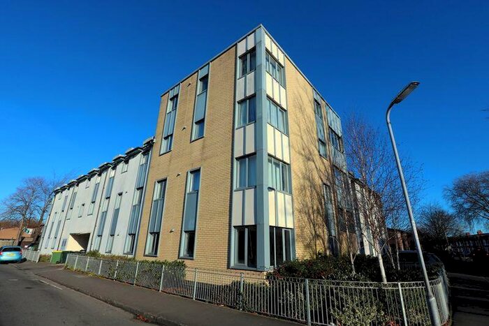 2 Bedroom Flat For Sale In Investors Only. Pottery Terrace, Newport, NP20