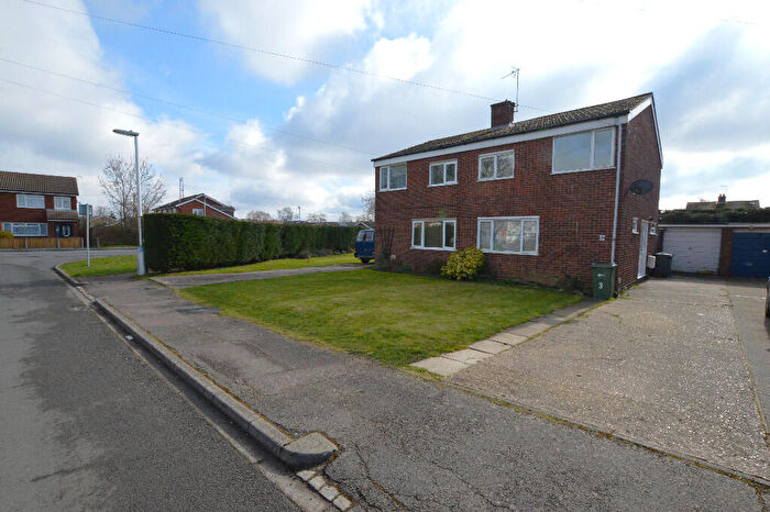 3 Bedroom Semi-Detached House For Sale In Browns Close, Marston Moretaine, MK43