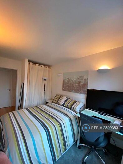 2 Bedroom Flat To Rent In Goulden Street, Manchester, M4