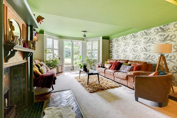 3 Bedroom Flat For Sale In Palmeira Avenue, Hove, BN3