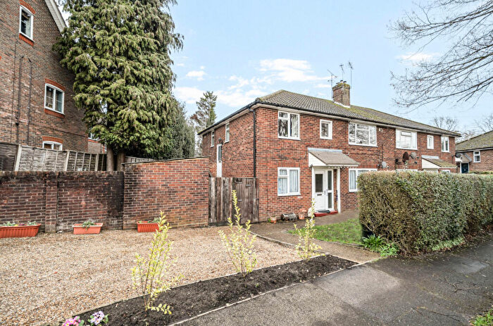 2 Bedroom Maisonette For Sale In Ratcliffe Road, Farnborough, Hampshire, GU14