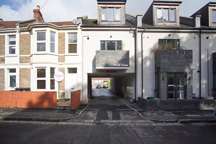 2 Bedroom Flat To Rent In Flat, Langton Court Road, BS4