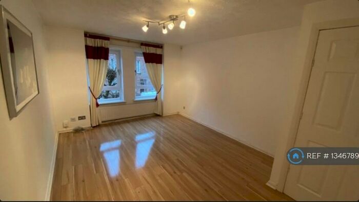 2 Bedroom Flat To Rent In Budhill Avenue, Glasgow, G32