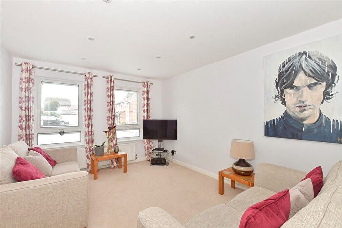 4 Bedroom Detached House For Sale In The Canter, Crawley, West Sussex, RH10