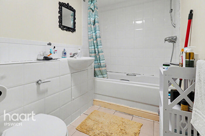 2 Bedroom Apartment For Sale In Fore Hamlet, Ipswich, IP3