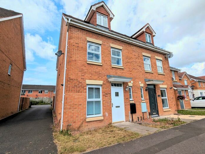 3 Bedroom Town House To Rent In Chestnut Drive, Darlington, DL1