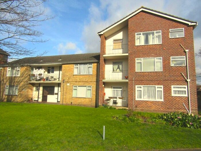2 Bedroom Flat To Rent In York Drove, Southampton, SO18