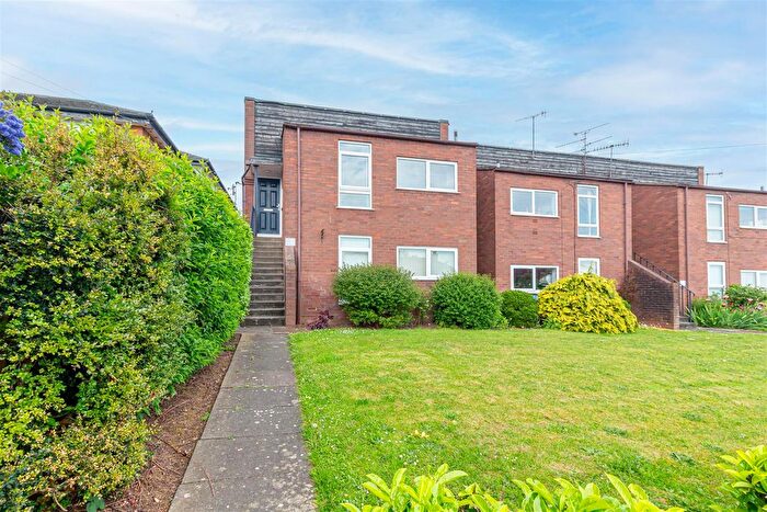2 Bedroom Flat For Sale In Mayfield Road, Worcester, WR3