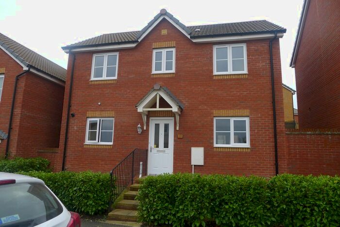 3 Bedroom Detached House To Rent In Orchard Grove, Newton Abbot, TQ12