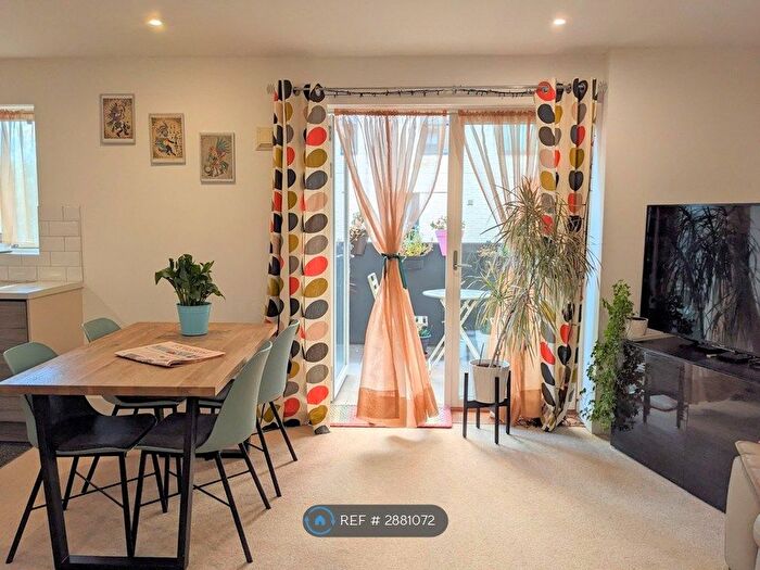 2 Bedroom Flat To Rent In Abbey Street, London, SE16
