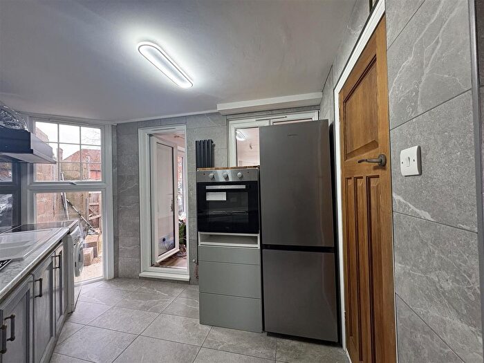 1 Bedroom Semi Detached House To Rent In Oxford Road, Tilehurst, Reading, RG30