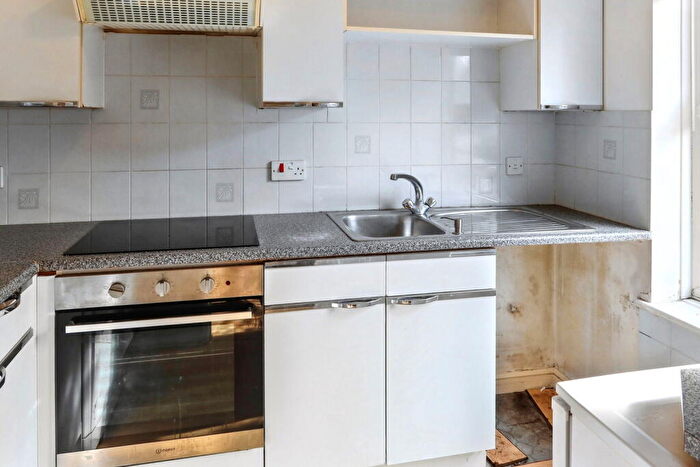 2 Bedroom End Of Terrace House For Sale In Delapre Drive, Banbury, OX16