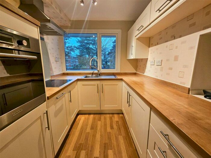 2 Bedroom Apartment To Rent In Marlborough Drive, Bristol, BS16