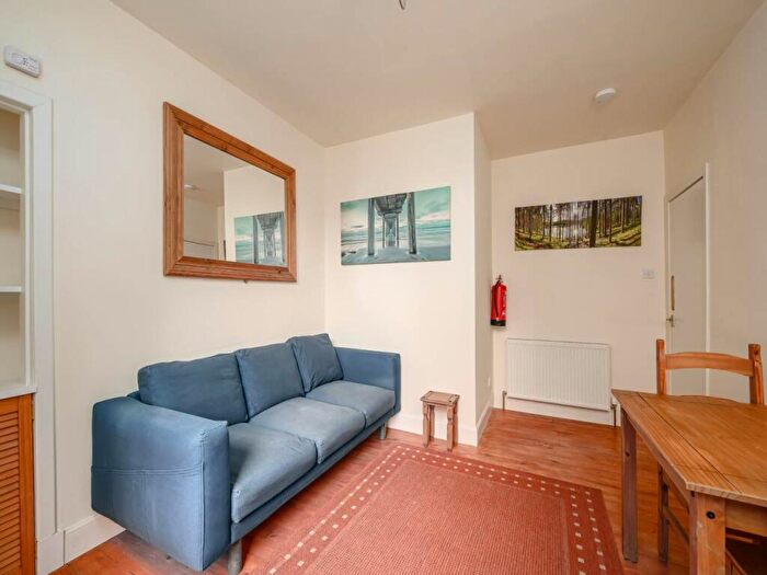 1 Bedroom Flat To Rent In Caledonian Crescent, Dalry, Edinburgh, EH11
